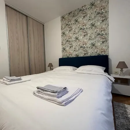 Appartement Vert Apartment *